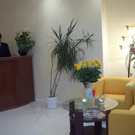 Augusta Hotel 2*